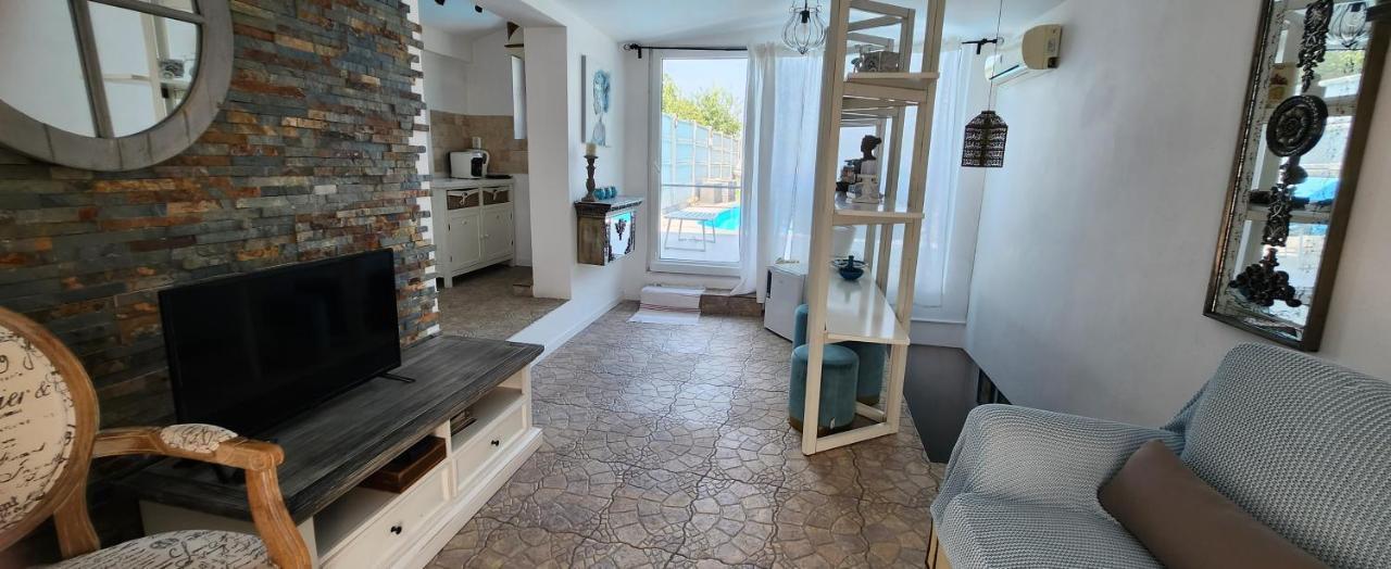 Morii Lake Pool Villa Bucureşti Eksteriør bilde
